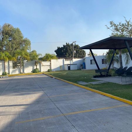 Hotel Bugari Aeropuerto Guadalajara Las Pintas Exteriör bild