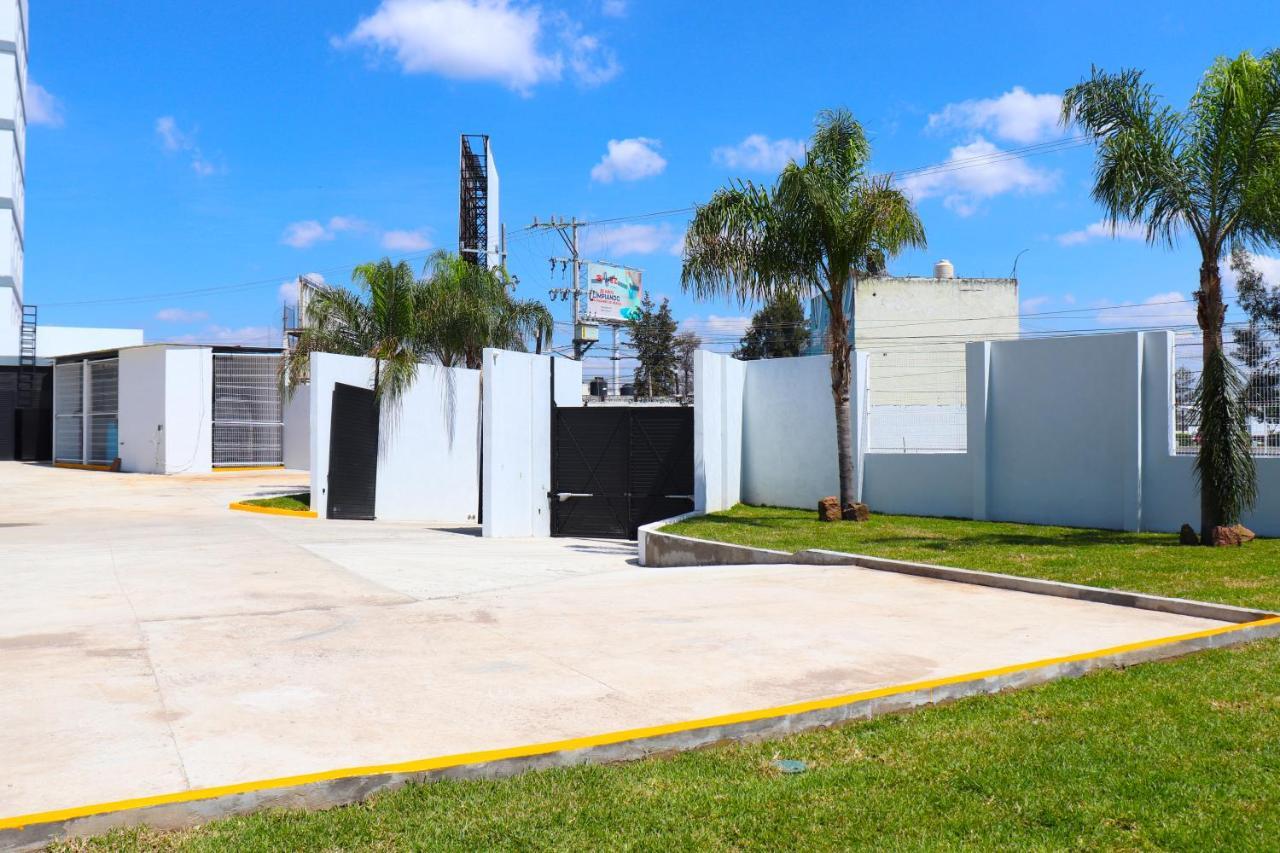 Hotel Bugari Aeropuerto Guadalajara Las Pintas Exteriör bild