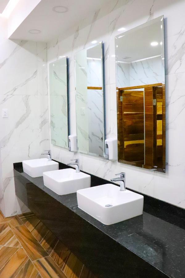 Hotel Bugari Aeropuerto Guadalajara Las Pintas Exteriör bild