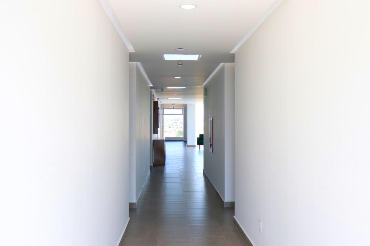 Hotel Bugari Aeropuerto Guadalajara Las Pintas Exteriör bild